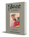 Portada de Blade Of The Immortal Deluxe Vol.5, De Hiroaki Samura. Editorial Dark Horse Manga, Tapa Dura En Inglés, 2022