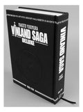 Portada de Manga Vinland Saga Deluxe Vol.4 [ Pasta Dura En Inglés ]